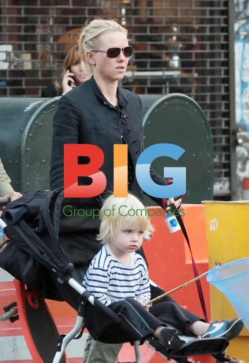 Naomi Watts with Son & Dog in NYC