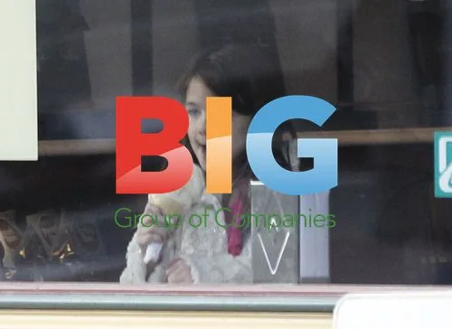 Katie Holmes and Suri Cruise Leave Museum