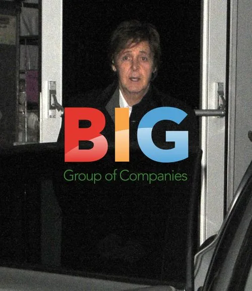 Paul McCartney and Nancy Shevell Leave Home for Dinner