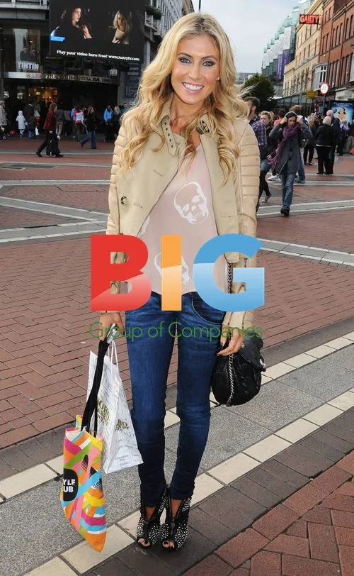 Robbie Keane\'s Wife Claudine Shopping