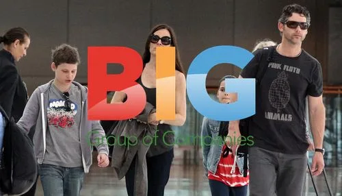 Eric Bana Seen With Family in Sydney