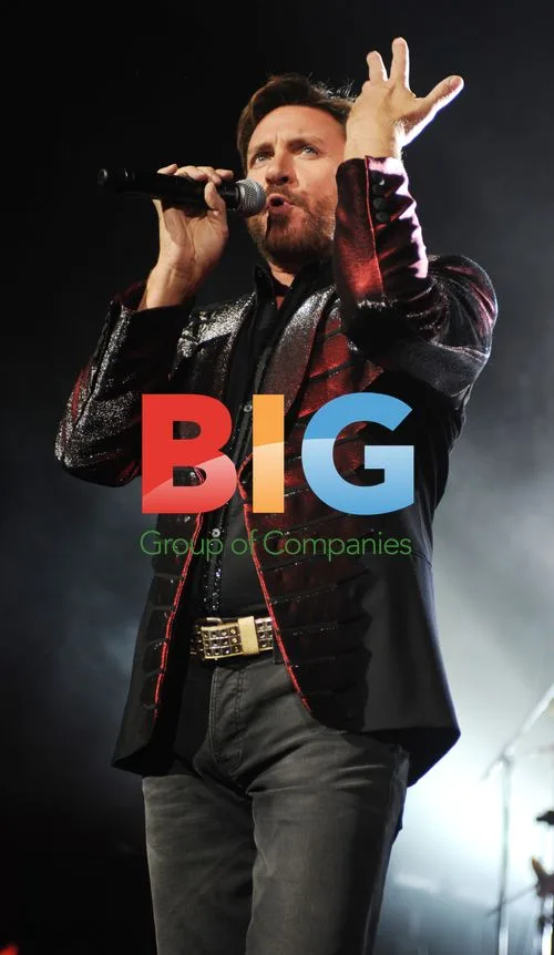 Simon Le Bon of Duran Duran Performs