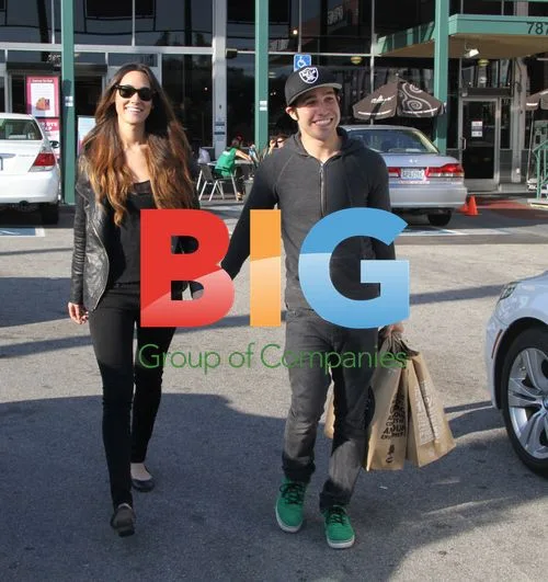 Pete Wentz Shopping with Girlfriend Meagan Camper