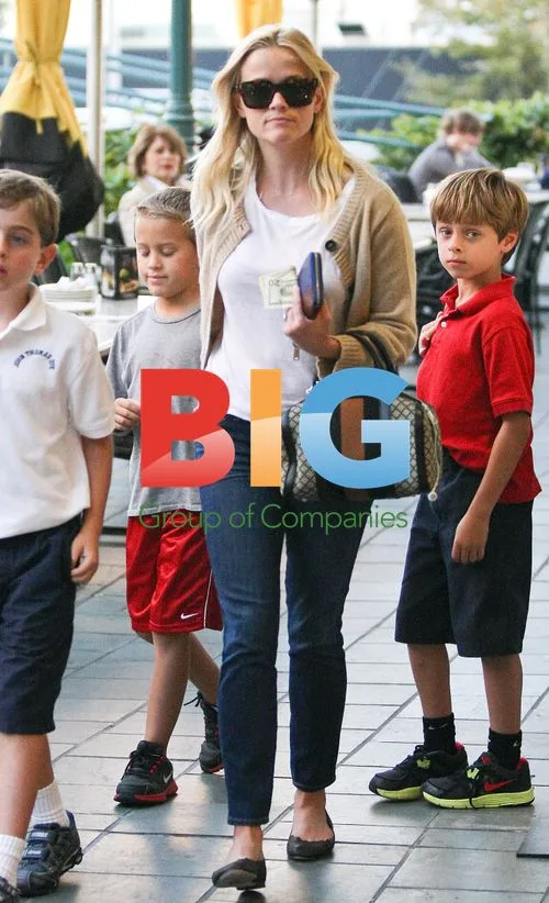 Reese Witherspoon runs errands with son in Los Angeles