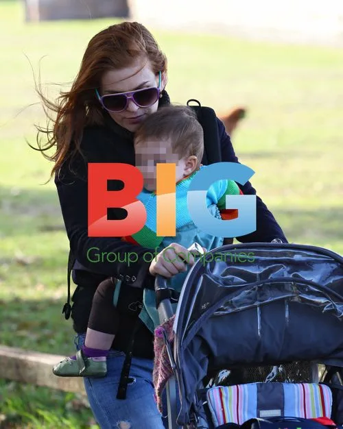 Sacha Baron-Cohen and Isla Fisher with kids