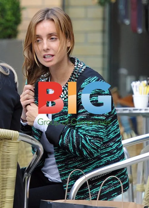 Louise Redknapp Shopping in London