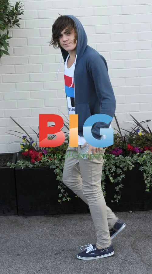 X Factor Contestants Arriving for Rehearsal