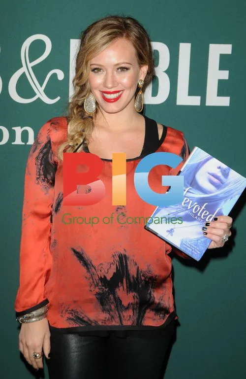 Hilary Duff at Book Signing