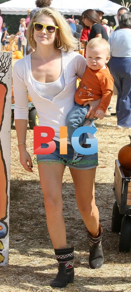 Ali Larter at Pumpkin Patch with Family