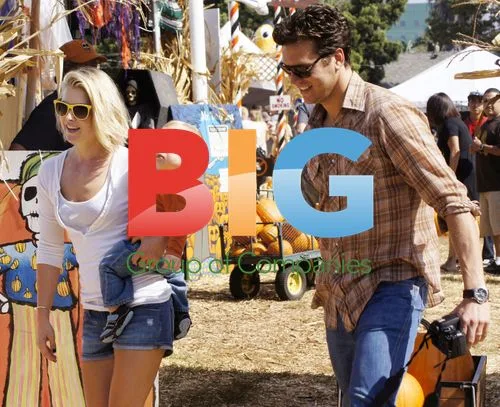 Ali Larter with family at pumpkin patch