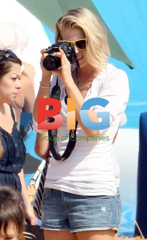 Ali Larter and Family at Pumpkin Patch
