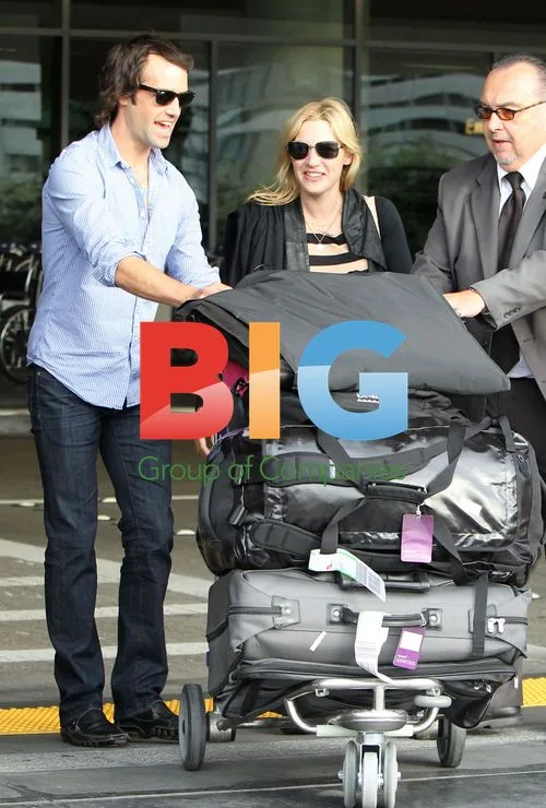 Kate Winslet and Ned Rocknroll at San Francisco Airport