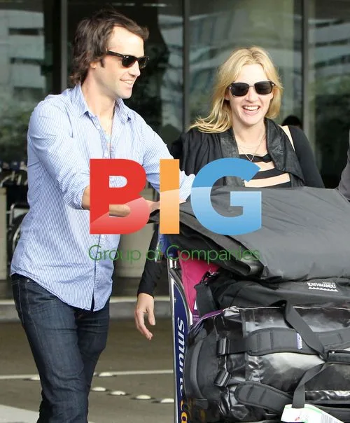 Kate Winslet and Ned Rocknroll at San Francisco Airport
