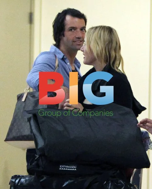 Kate Winslet and Ned Rocknroll at San Francisco Airport