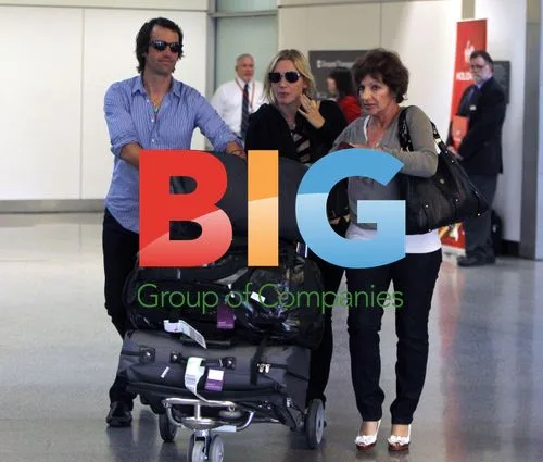 Kate Winslet and Ned Rocknroll at San Francisco Airport