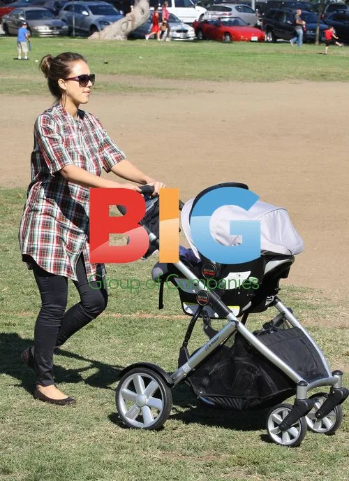 Jessica Alba at Family Birthday Party