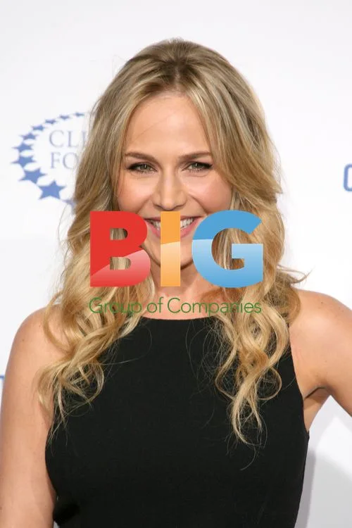 Stars Arrive at Clinton Foundation Gala