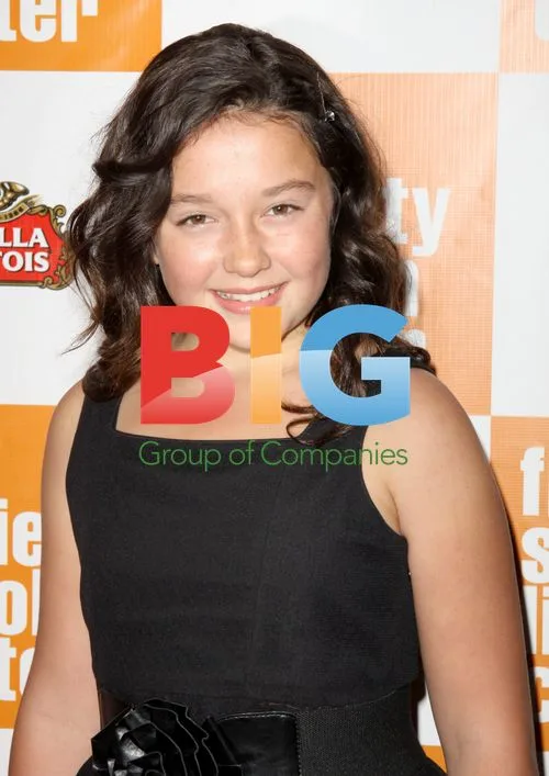 Amara Miller at "The Descendants" Premiere