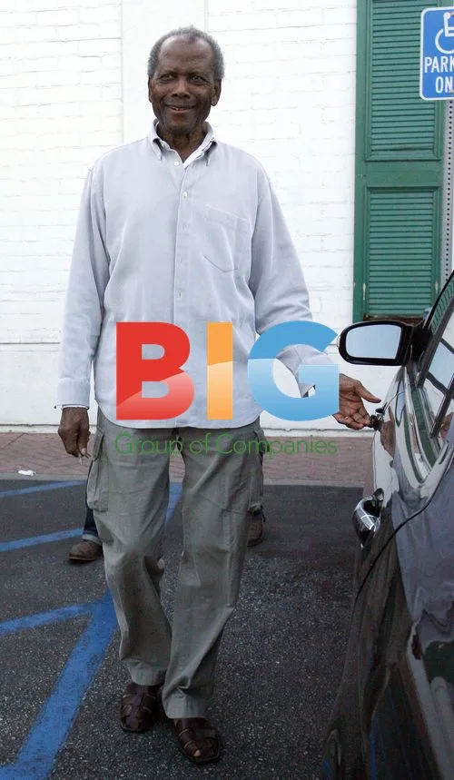 Sidney Poitier Shopping in LA