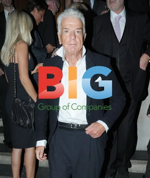 Celebrities Leave George Clooney Movie Premiere