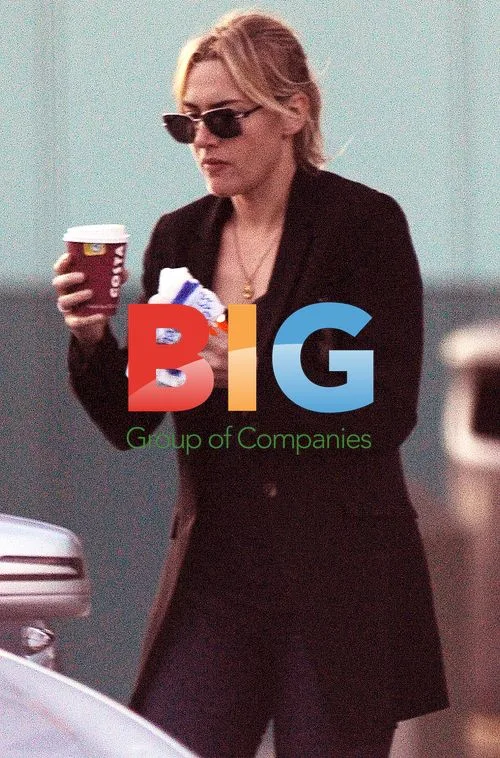 Kate Winslet Grabs Coffee in London