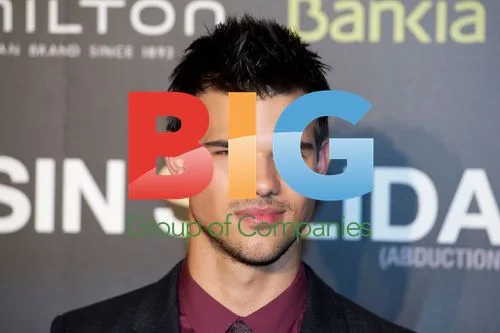 Taylor Lautner at 'Abduction' Photo Call