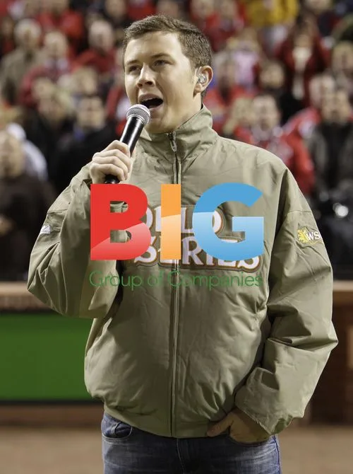 Scotty McCreery Sings National Anthem at World Series