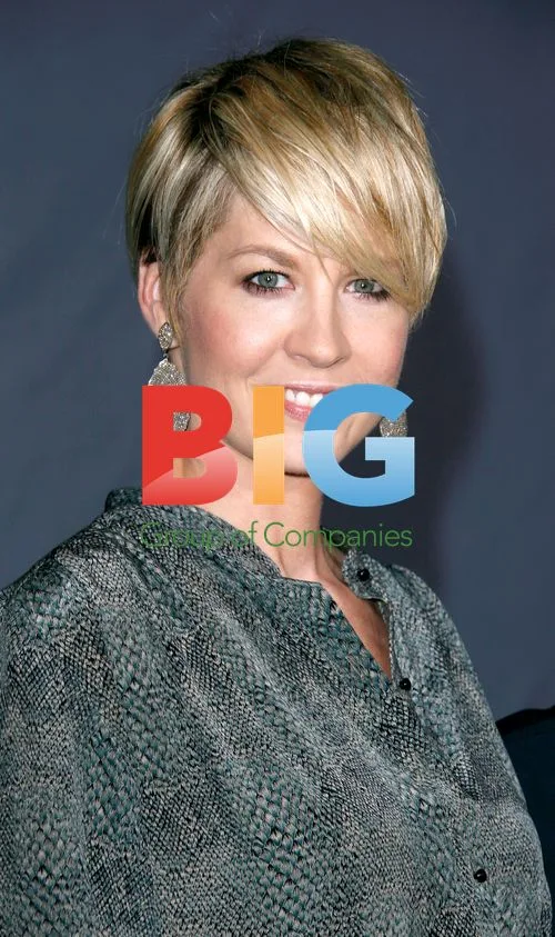 Jenna Elfman at "In Time" Premiere