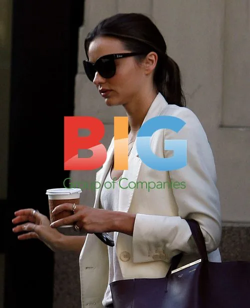 Miranda Kerr Leaves Manhattan Apartment