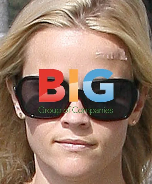 Reese Witherspoon Shopping in Brentwood