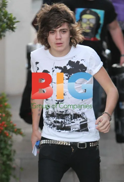 X Factor Contestants Arrive for Rehearsal