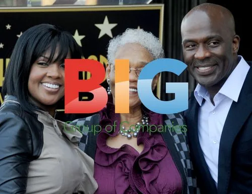 BeBe and CeCe Winans honored on Hollywood Walk of Fame