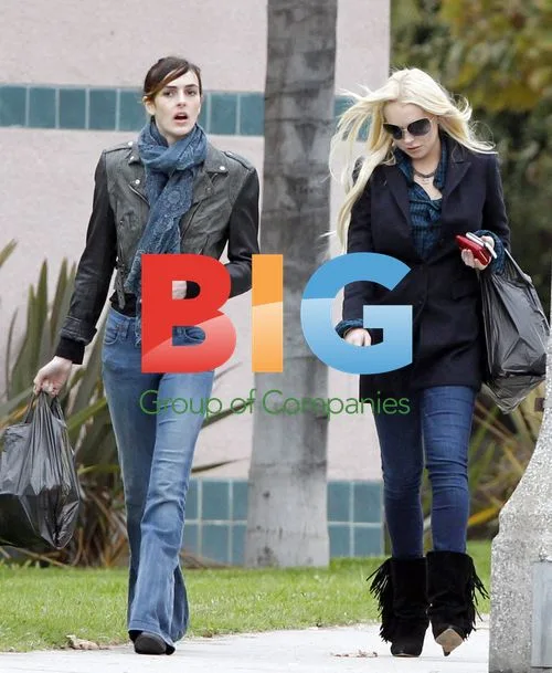 Lindsay Lohan Shops with Sister Ali