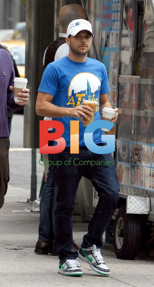 Jerry Ferrara Walking in NYC