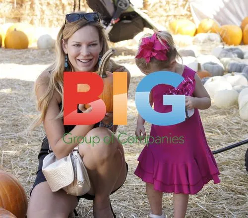 Natasha Alam and daughter at pumpkin patch