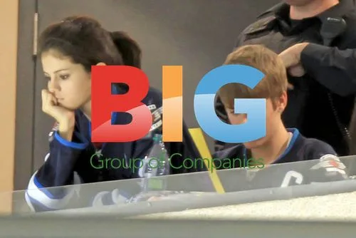 Justin Bieber and Selena Gomez at NHL Game
