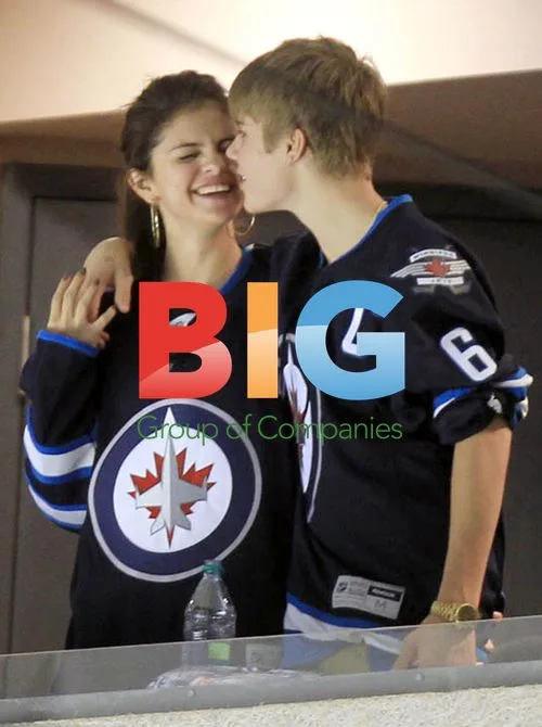 Justin Bieber and Selena Gomez at NHL Game