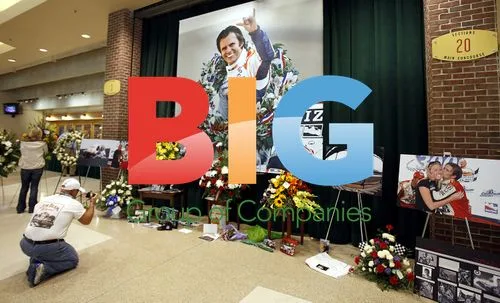 Fans at memorial service for Dan Wheldon