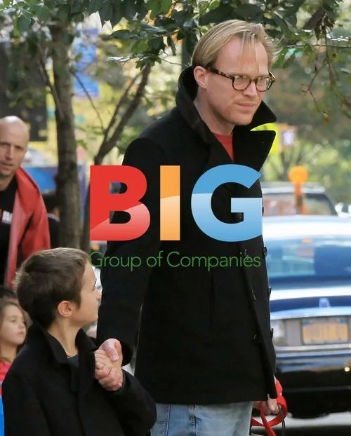 Paul Bettany and son Stellan with dog in NYC