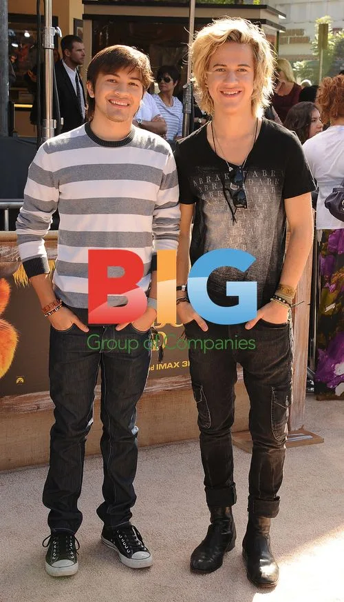 Taylor Gray and Dillon Lane at "Puss In Boots" Premiere