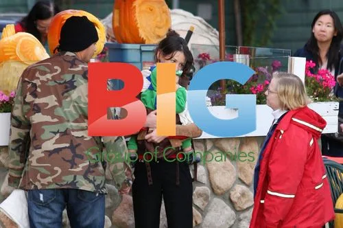 Evangeline Lilly in South Surrey with Family