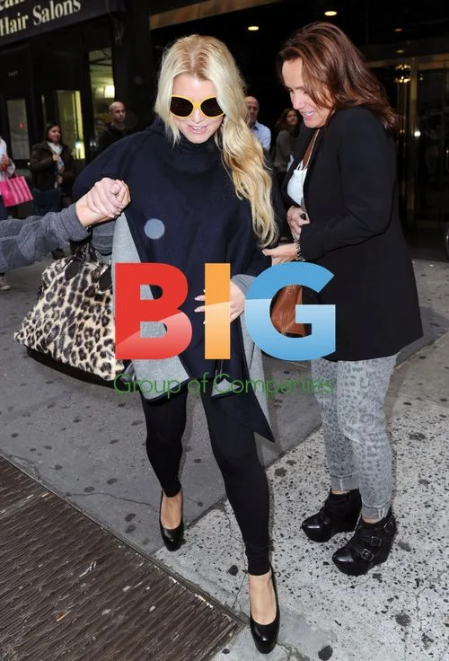 Jessica Simpson Exits NYC Building