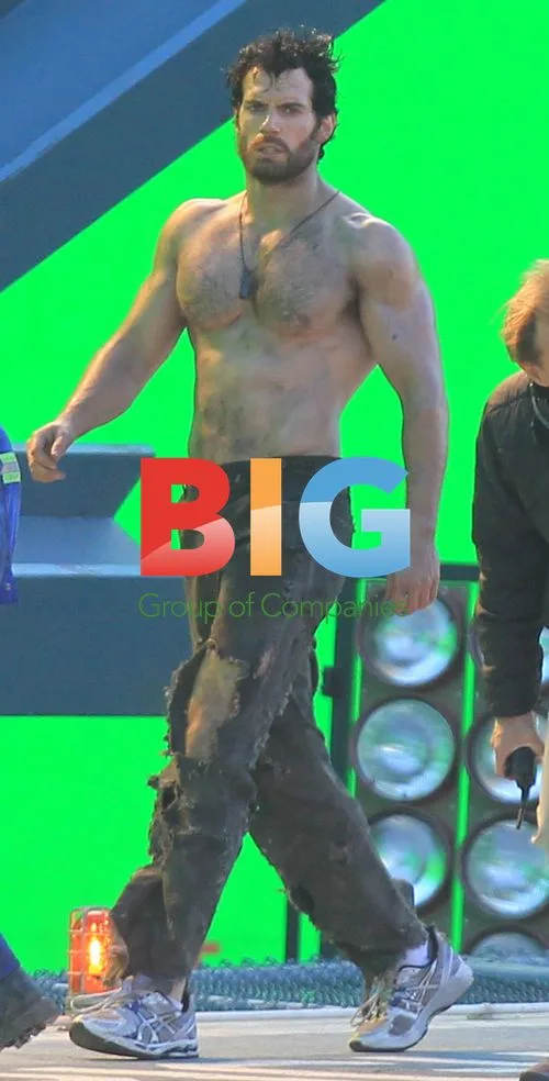 Henry Cavill on 'Superman' Set