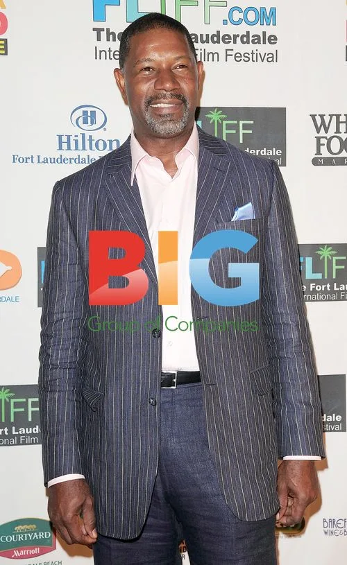 Dennis Haysbert Receives Career Achievement Award