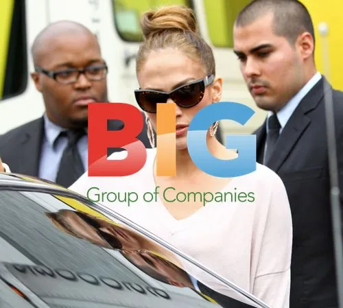 Jennifer Lopez Leaves Best Buy