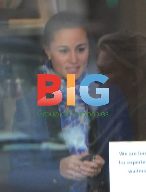 Pippa Middleton out with friend