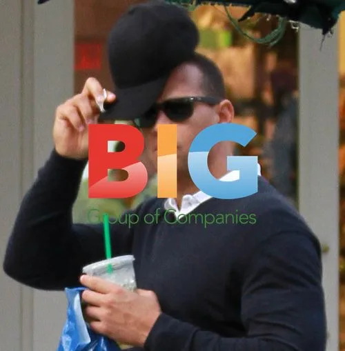 Alex Rodriguez Shopping in Miami