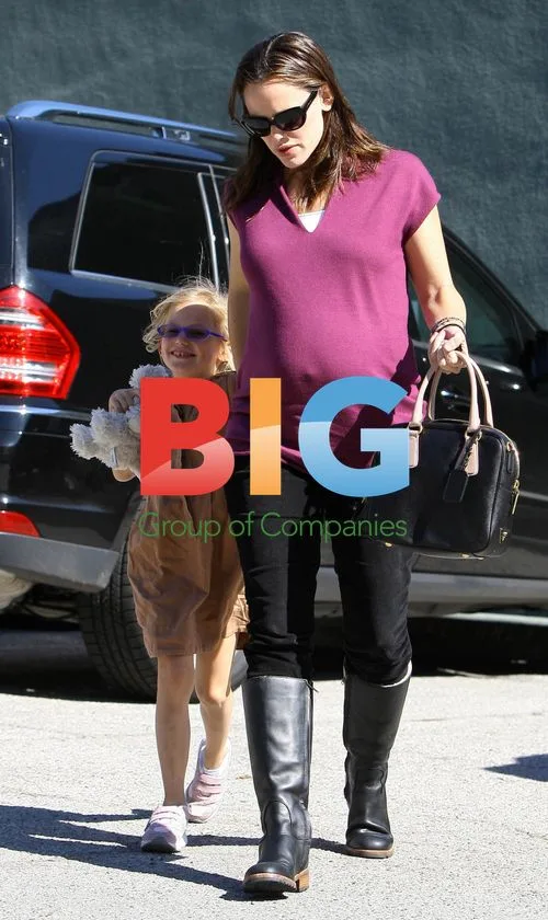 Jennifer Garner and daughter Violet at dentist
