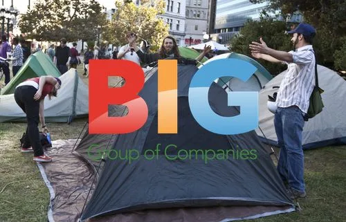 Occupy Oakland protesters set up tent