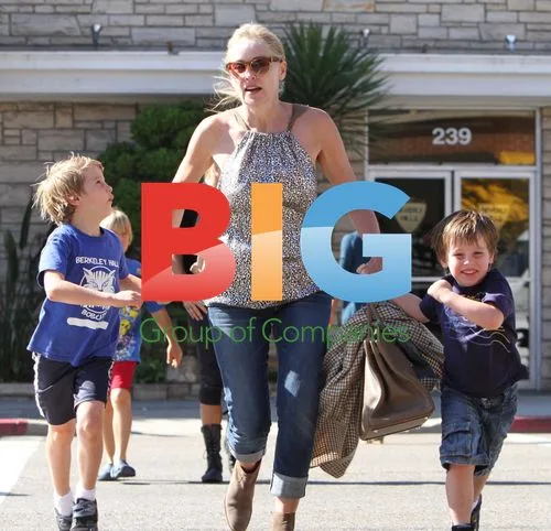 Sharon Stone and Sons Visit Pinkberry